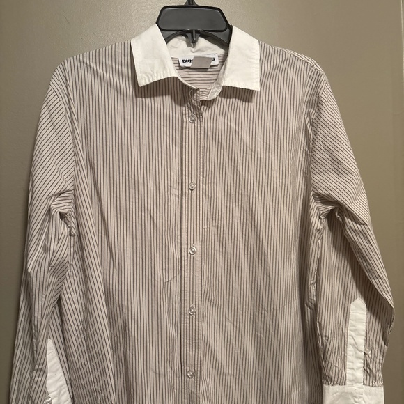 Striped dkny shirt size M-L pls see pic of missing button on cuff - Picture 1 of 7